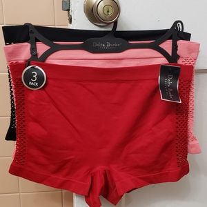 NWT Delta Burke Intimates 3Pk Shots; 2X; R/P/B colcrs;$35